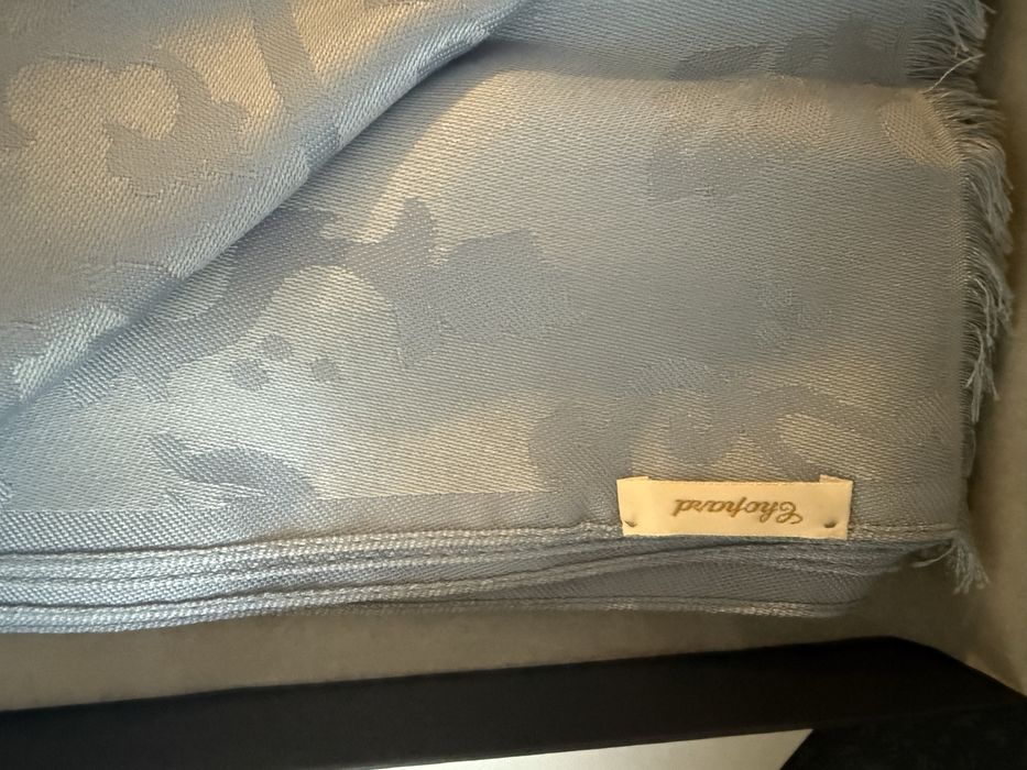 Оригинален чисто нов шал Chopard!