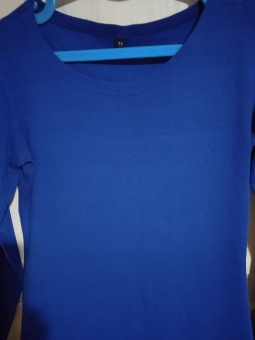 Продам новое классическое платье.Ращиер 48.Цена 50.000.