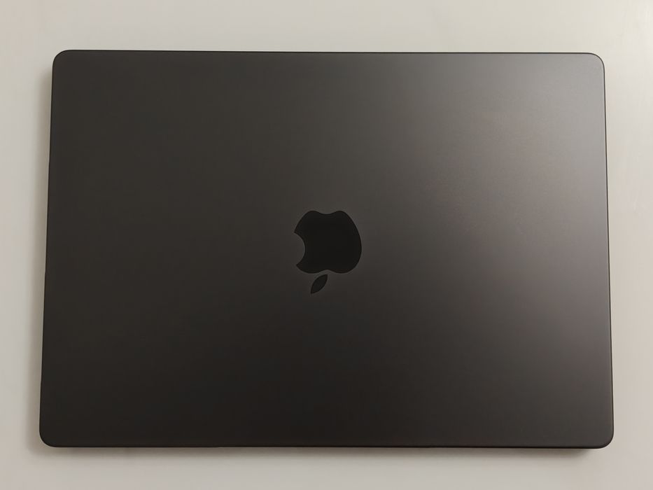 MacBook Pro 14 M5 24/1TB 14 циклов