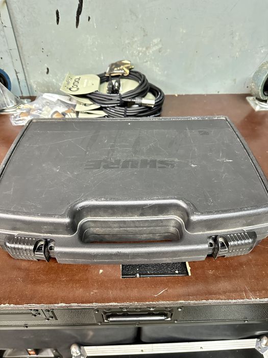 Shure Beta 58A Pgx4 (stare f buna)