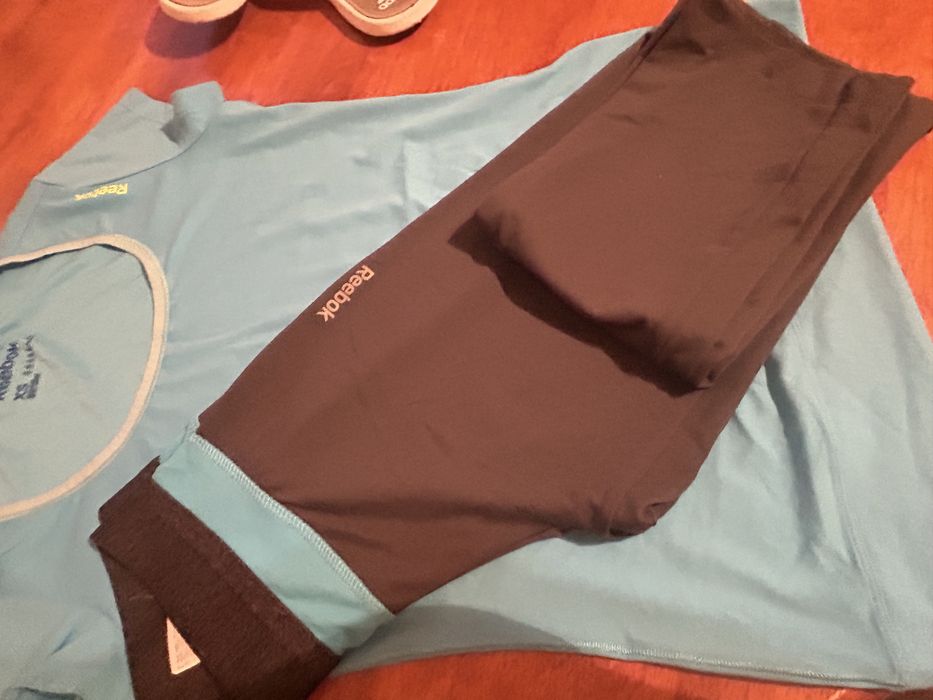 Продам  двоику Reebok