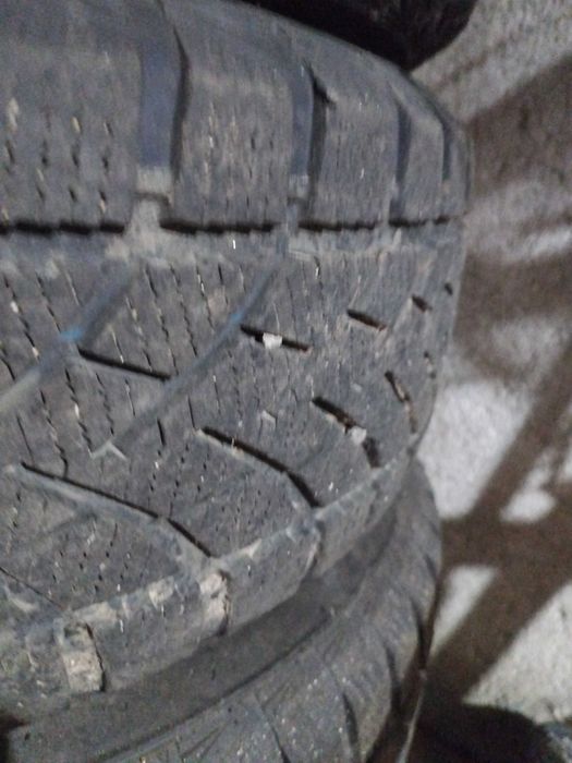bmw гуми с джани16"
