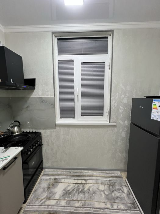 5 квартал Метро Новза! 1 комнатная / 3 этаж - кирпич (можно в ипотеку)