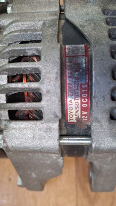 Продается генератор Toyota corolla.