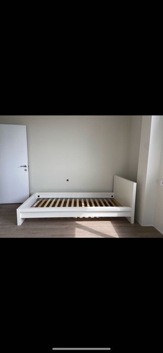 Продавам единично легло  90/200 от ikea