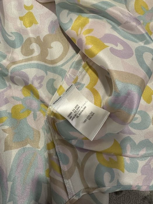 Копринена риза на цветя на Ескада