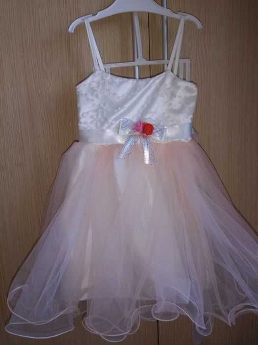 Детска рокля за 3-4 год.