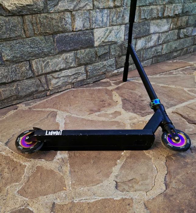 Трюковый самокат Limit Pro Scooter
