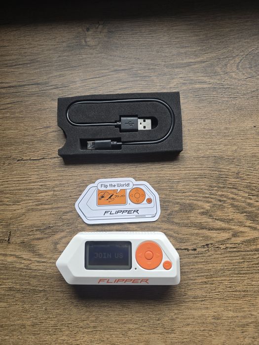 Flipper Zero + Видеоуроци и Гаранция