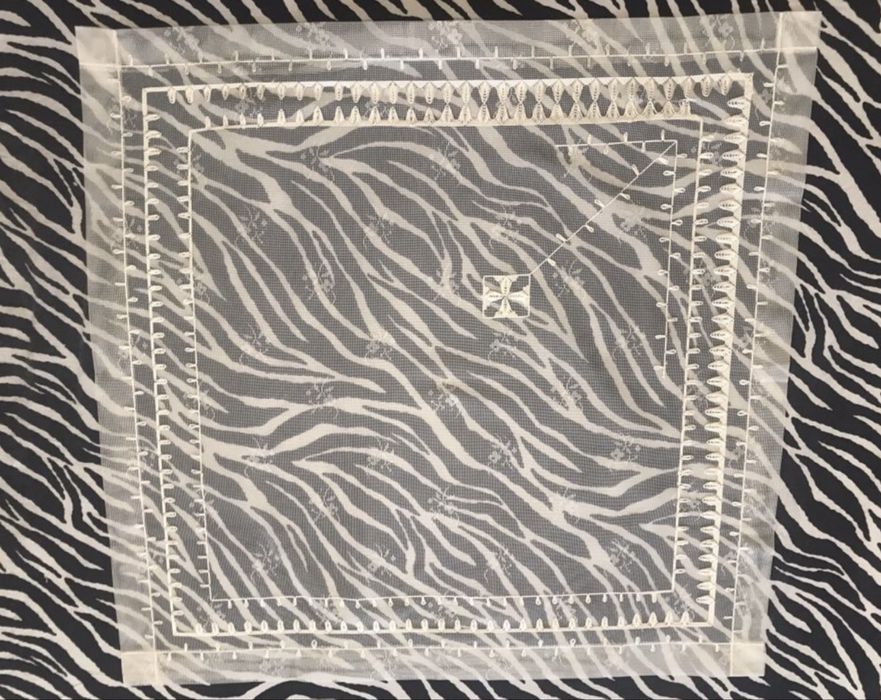 10 броя чисто нови чорапки + подарък; покривки