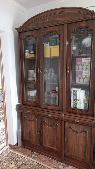 Продам шкаф для посуды