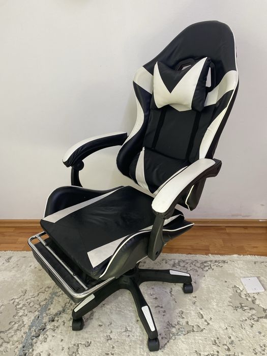 Игровое кресло почти новая