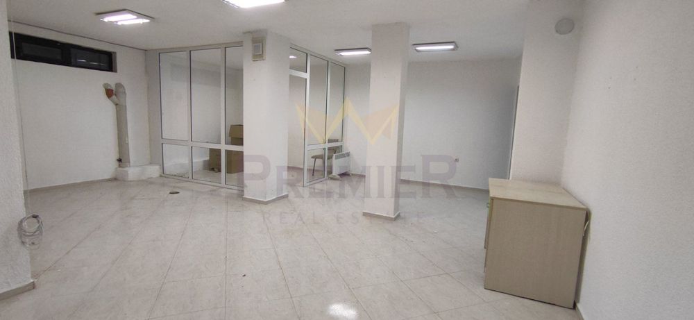 Офис + Ток, вода, интернет в Идеален център площ 70