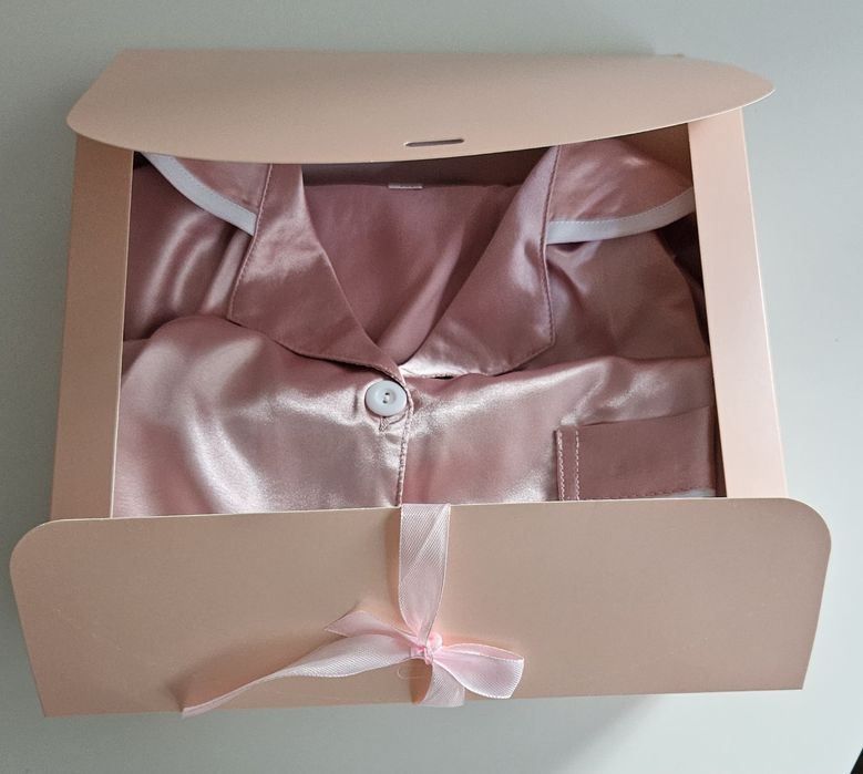 Нова дамска сатенена пижама с подаръчна кутия