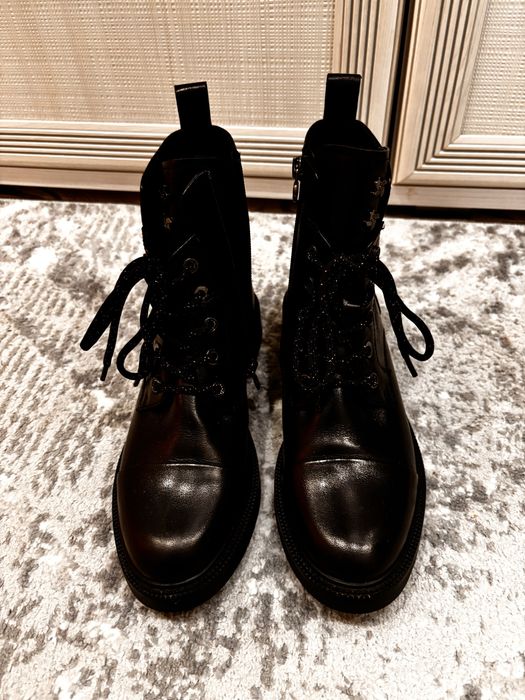 Кожаные новые демисезонные сапоги