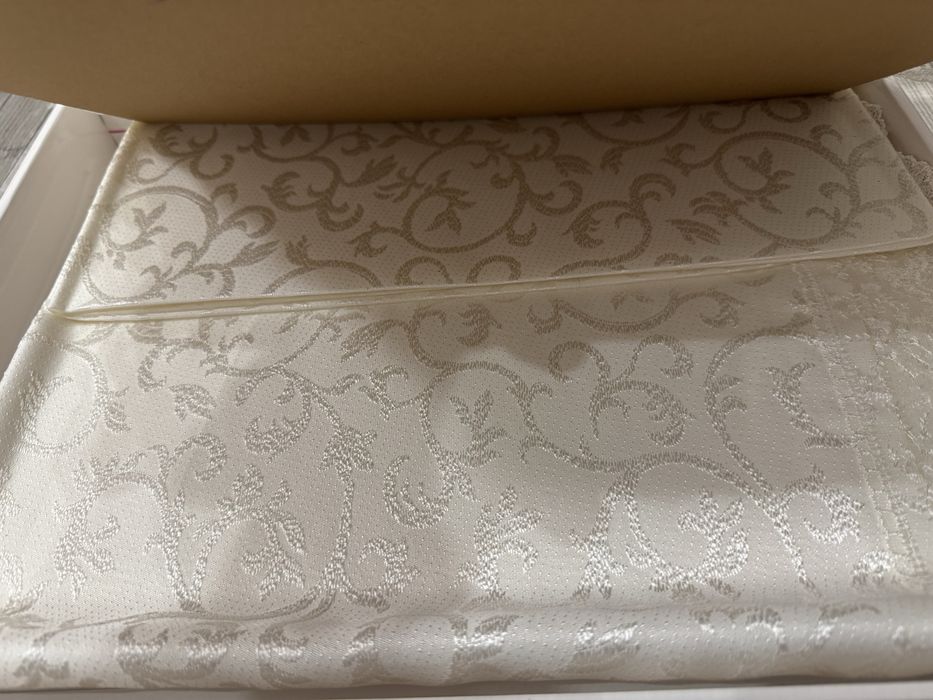 Чисто нов комплект за сервиране от дантела