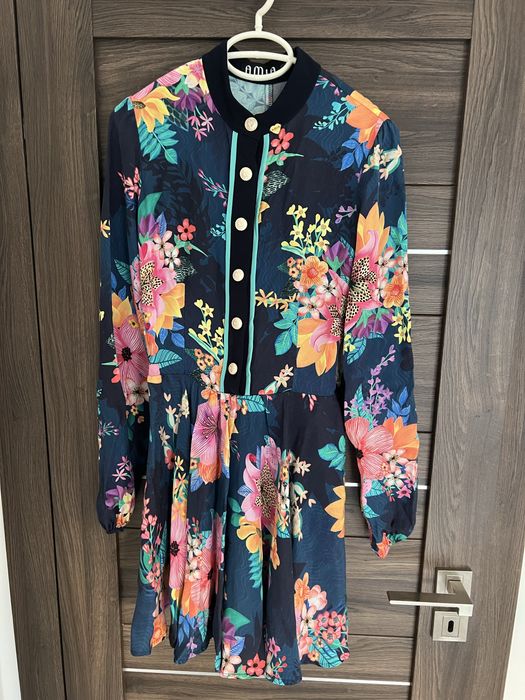 Дамски рокли Amia