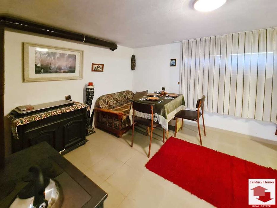 125167 Масивна триетажна къща с гараж, с. Дрента, 20 мин. от гр. Елена