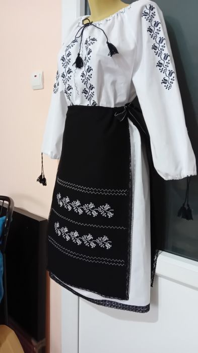 Costum popular  fete