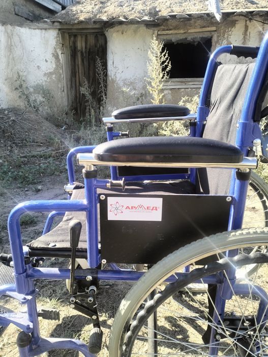 Продам инвалидную коляску