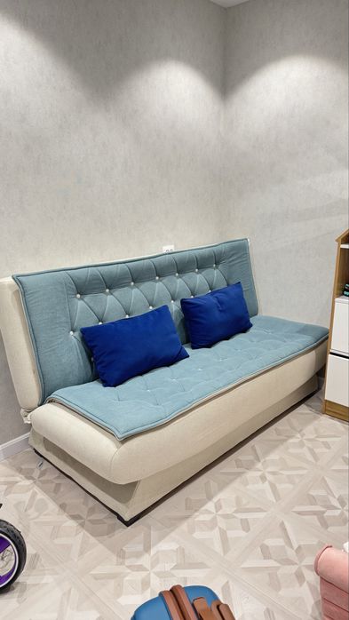 Продается Компактный диван-кровать 180×120, отличное состояние