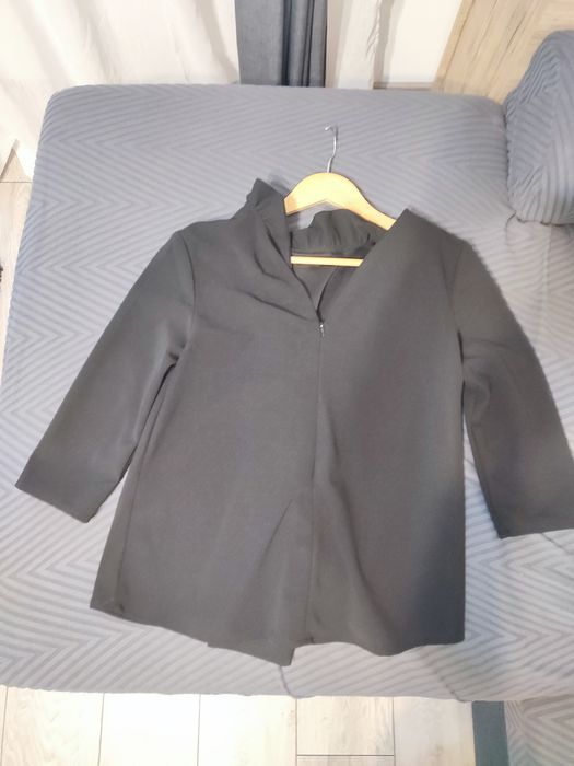 Bluza eleganta , culoare negreu , marime xs