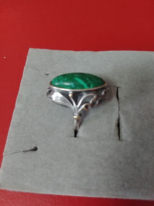 Продаю женский серебряный перстень