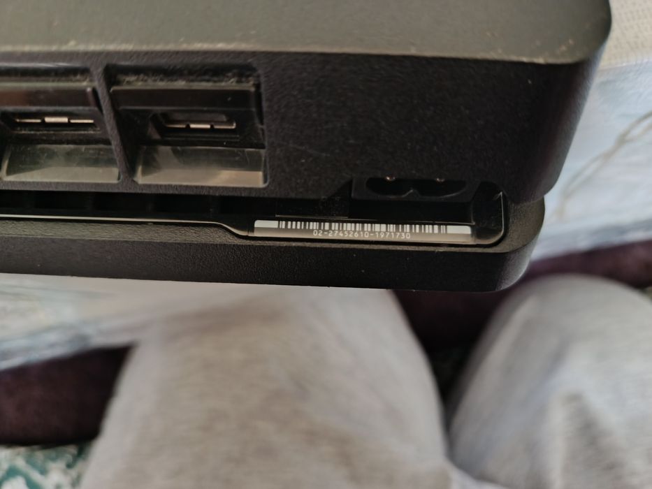 Продается Ps4 slim прошитая 1tb
