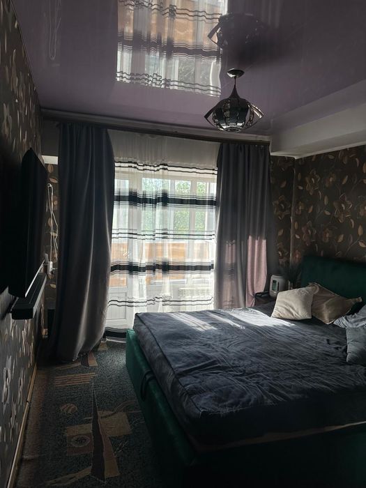 Продам двух комнатную квартиру