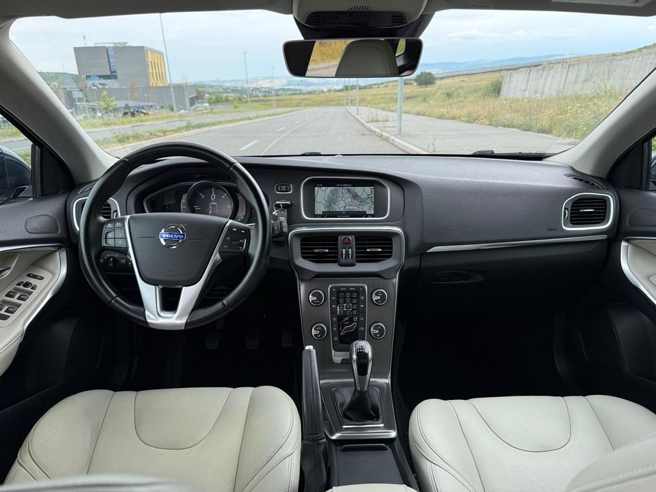 Volvo V 40 2015 euro 5 interior piele 190Cp