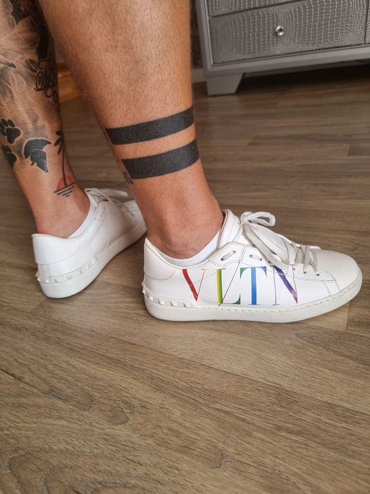 Adidasi originali barbati Valentino 40