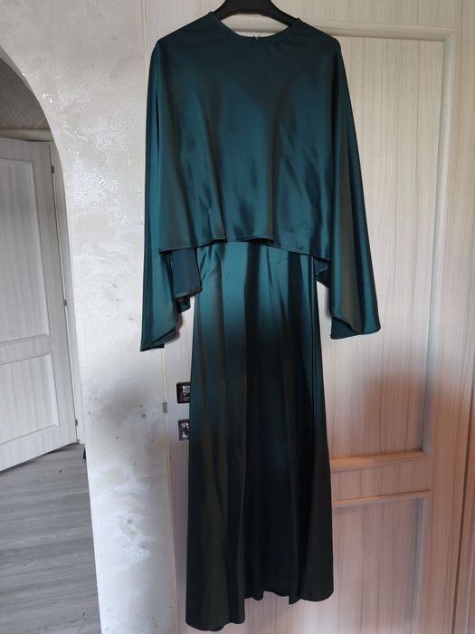 Платье  продам срочно