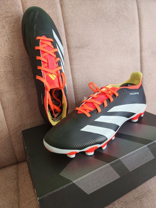 Adidas  Predator League MG