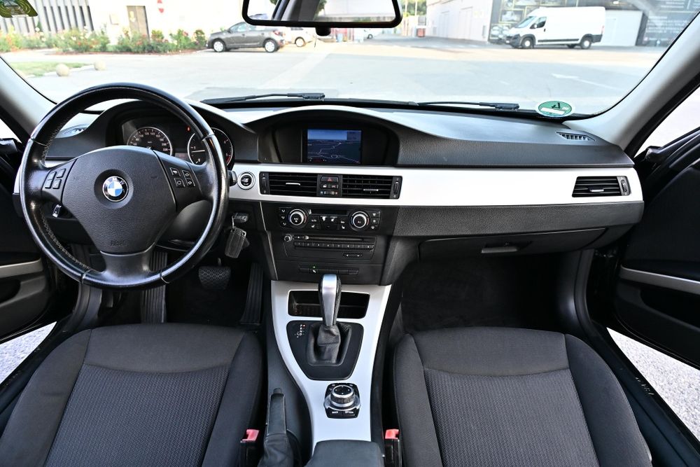 BMW 3 Series 2010 — imagine 5