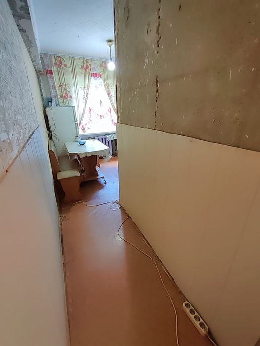 Продам 2 х комн. 2-20,  2 этаж.