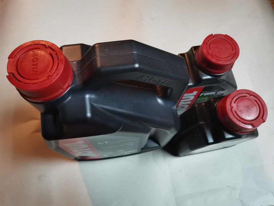 Мотоциклетно масло Мотул - Motul 15w50