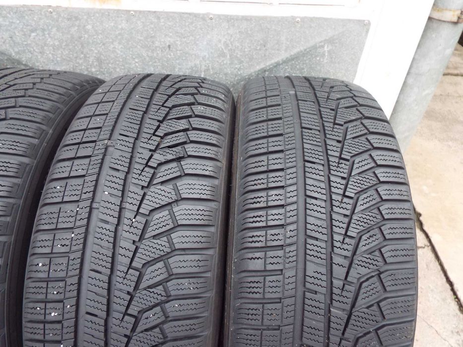 vand 4 anvelope de iarna 215/55/16 hankook pret 600lei toate4