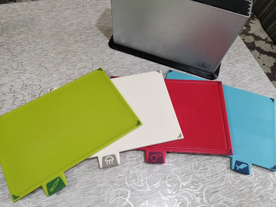 Набор ножей с досками