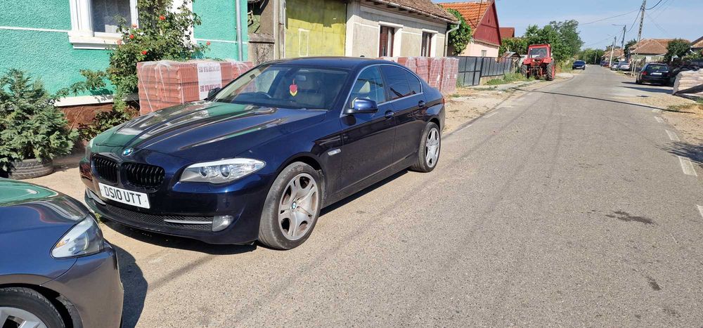Masina cu volan pe dreapta