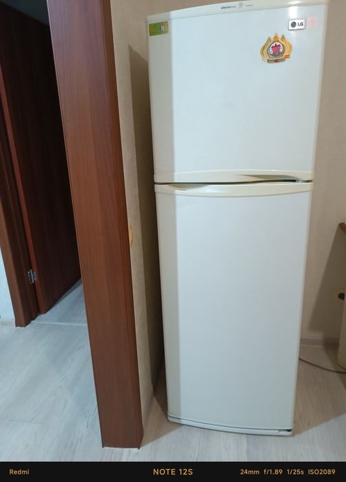 Продам холодильник б/у срочно. Торг