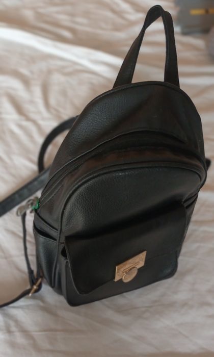 Ghiozdanel de mici dimensiuni