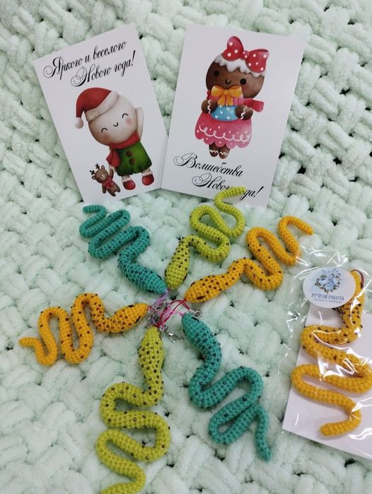 Змейка символ 2025 года