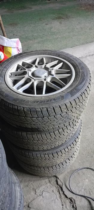 Продам Покрышки и Титаника