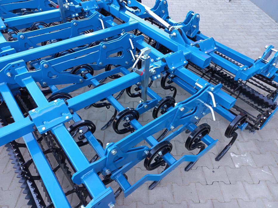 Combinator , cultivator ,compactor Agripol 5 m Botosani • OLX.ro