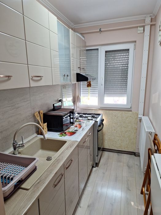 Vand apartament cu doua camere