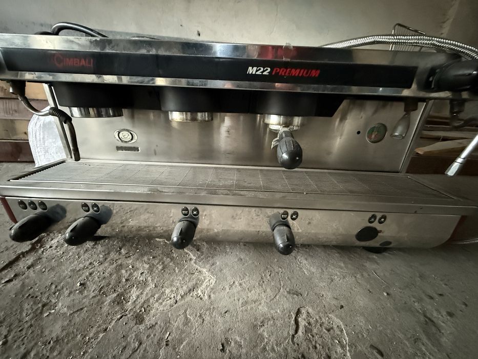 Espressor profesional La Cimbali M22 Premium + rasnita cadou