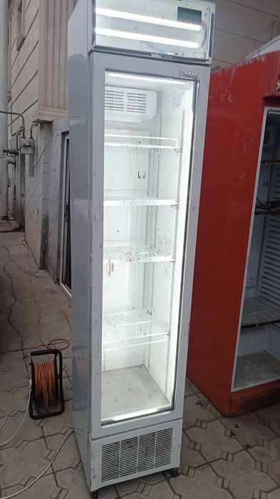 Витринные холодильник