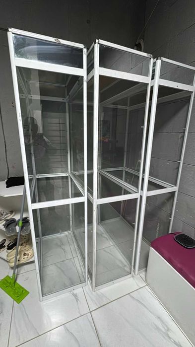 Витрина стеклянная