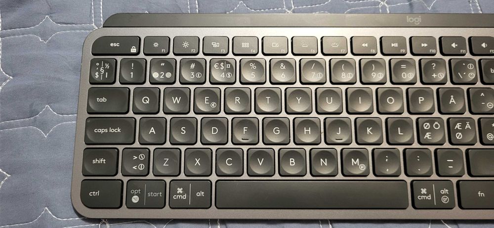 MX Keys Logitech Tastatura Wireless Bluetooth fuctionala + dongal