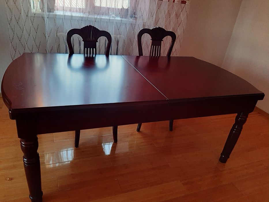 Стол раздвижной для гостинной